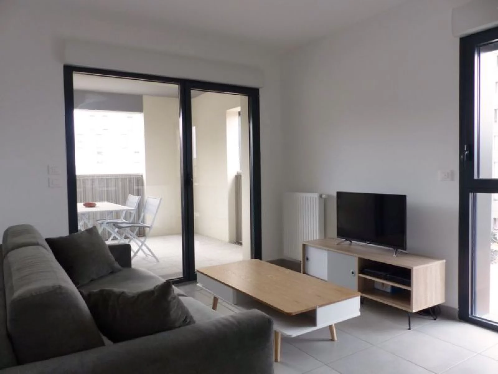 Vente appartement meubl 2 pices de 43m (Bordeaux - Bassins  flot)