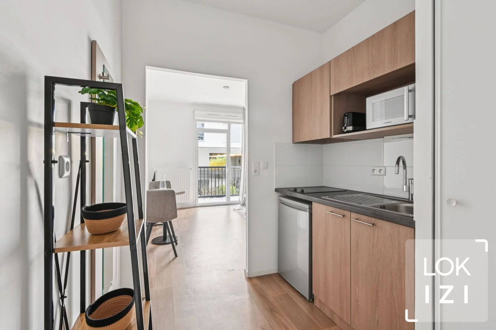 Location studio meubl� 29m� balcon- Saint-Ouen (93400)