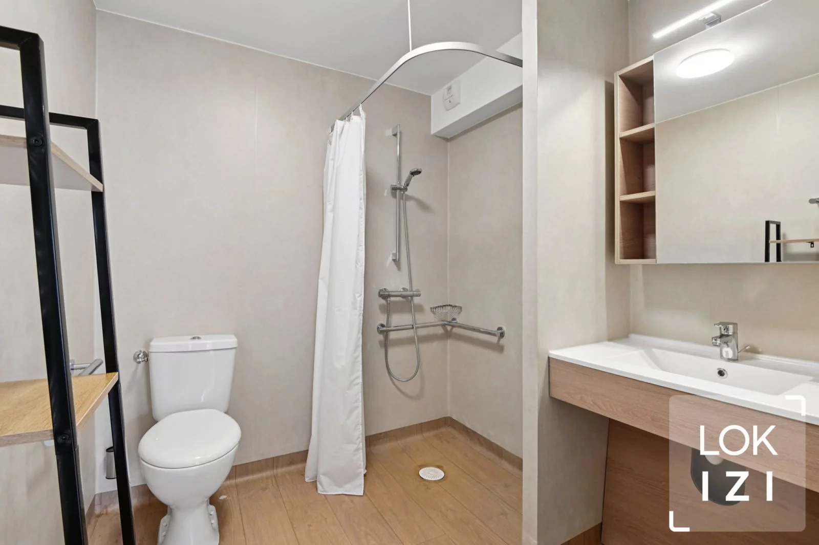Location studio meubl� 32m� balcon (Saint-Ouen 93 - Paris)