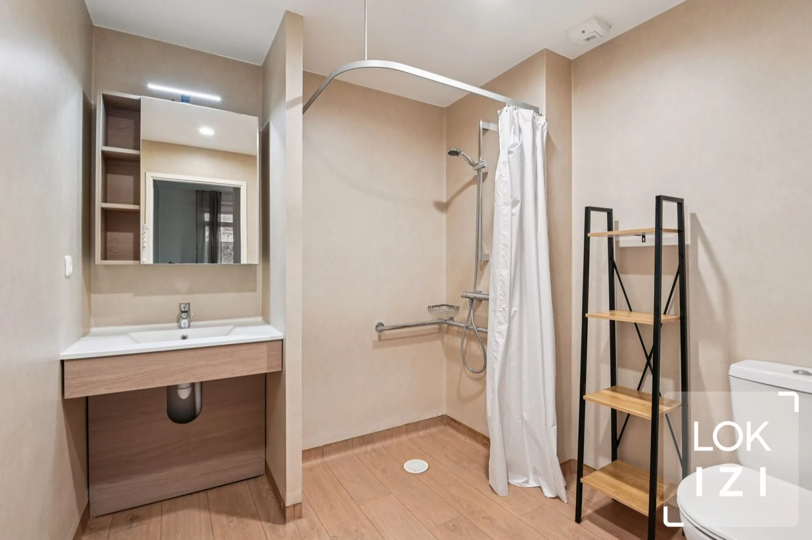 Location studio meubl� 32m� - Saint-Ouen (93400)