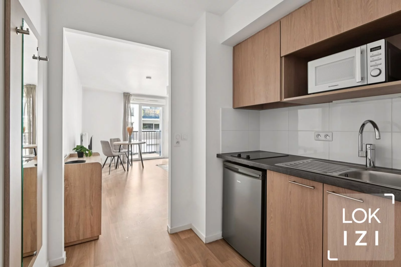 Location studio meubl� 32m� balcon (Saint-Ouen 93 - Paris)