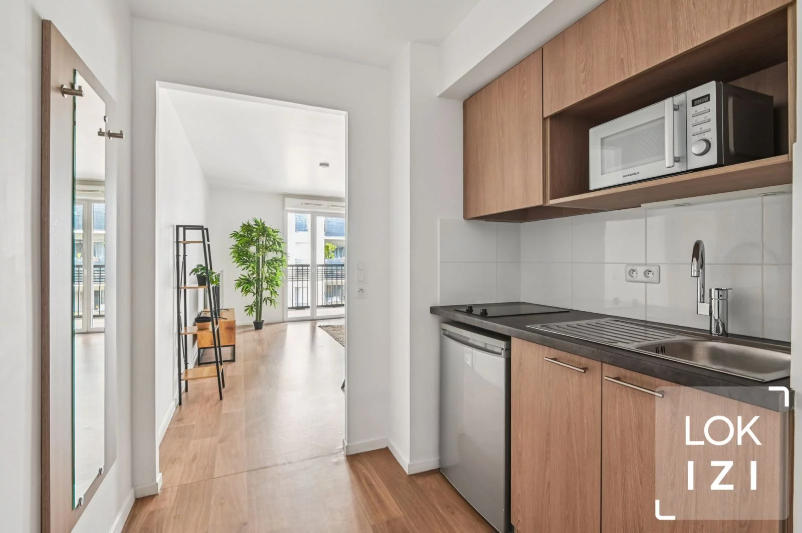 Location studio meubl� 32m� balcon (Saint-Ouen 93 - Paris)