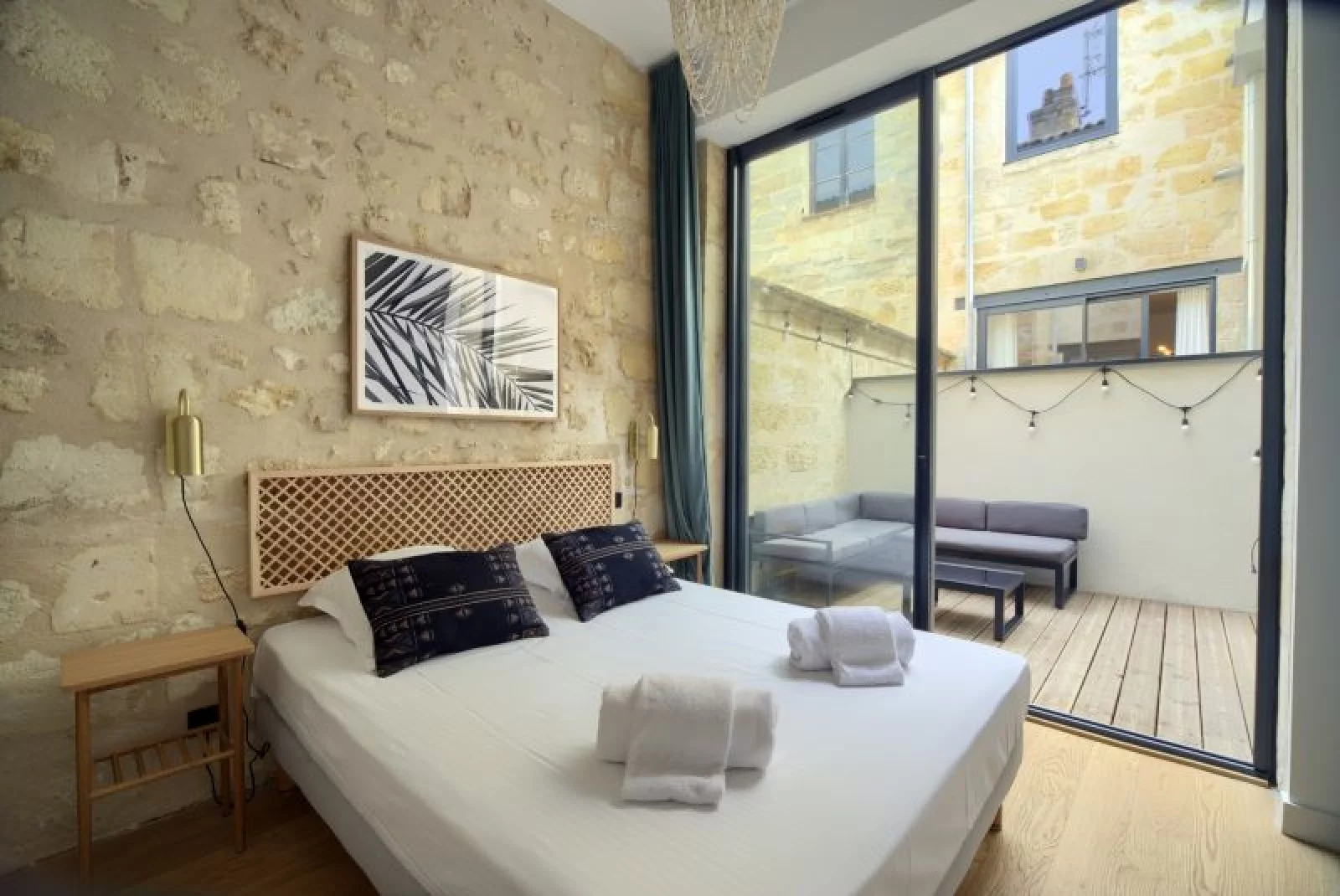 Location appartement meublé 3 pièces de 62m² avec terrasse (Bordeaux - Chartrons)