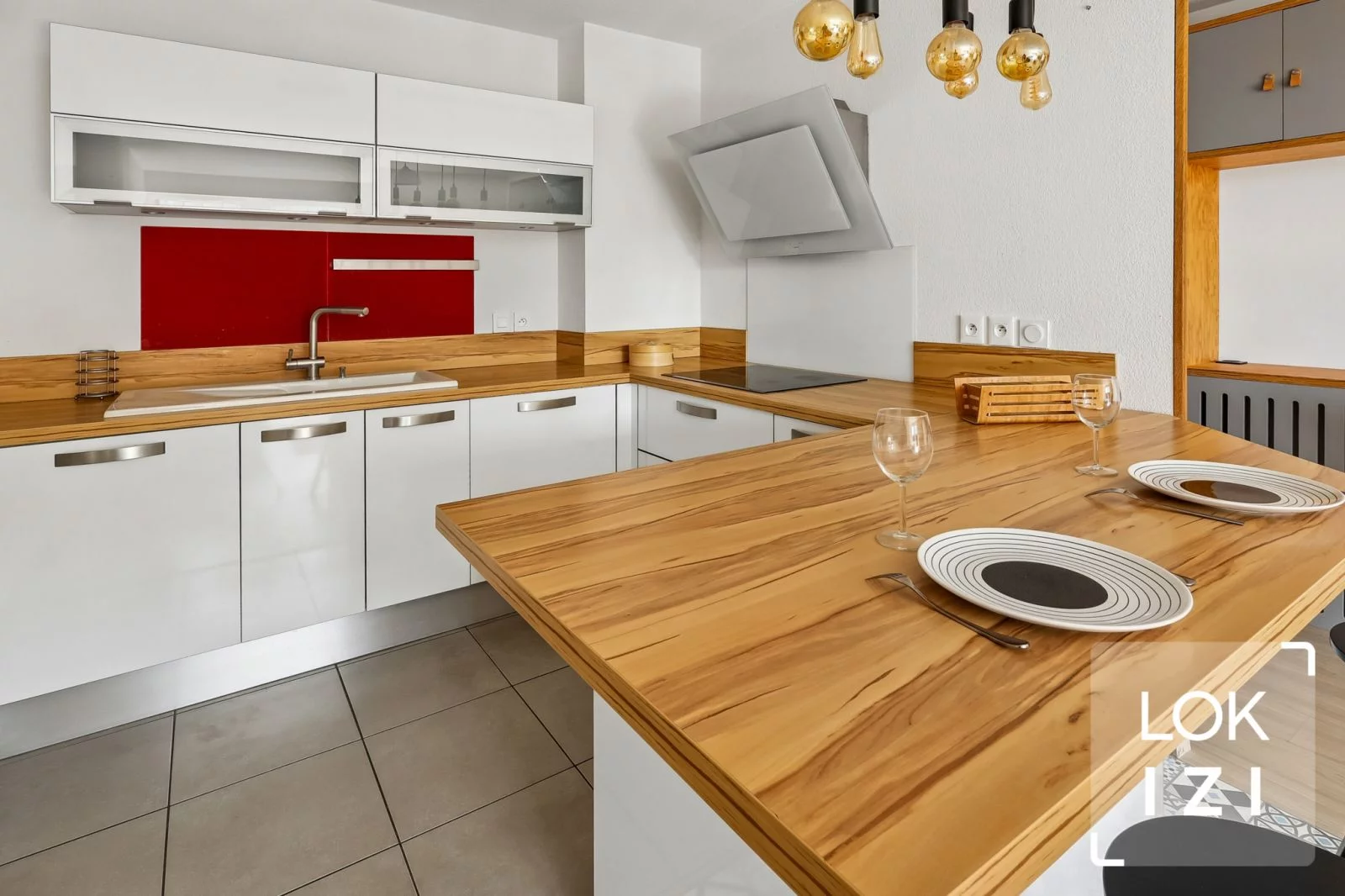 Location appartement T4 meubl� 91m� (Bordeaux - Bassins � flot)