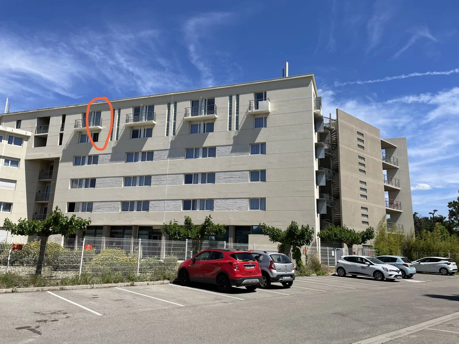 Vente studio meubl� 19m� (Avignon - gare TGV)
