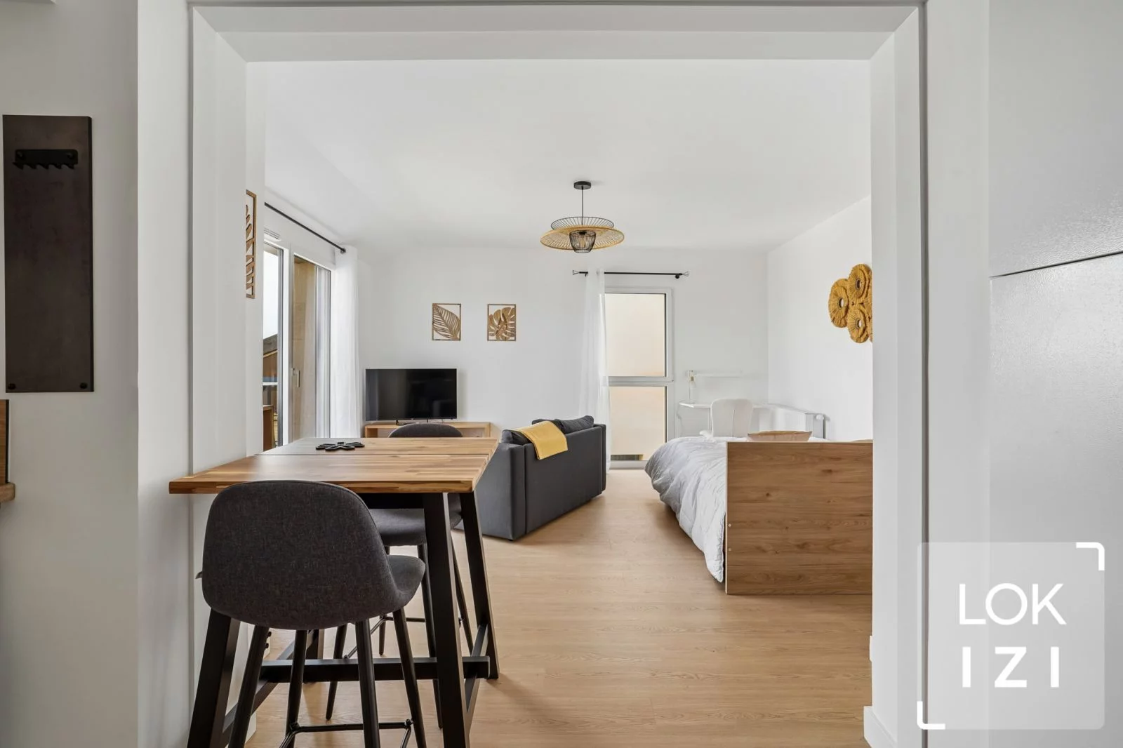 Location studio meubl� 33m� (Bordeaux-Bastide)