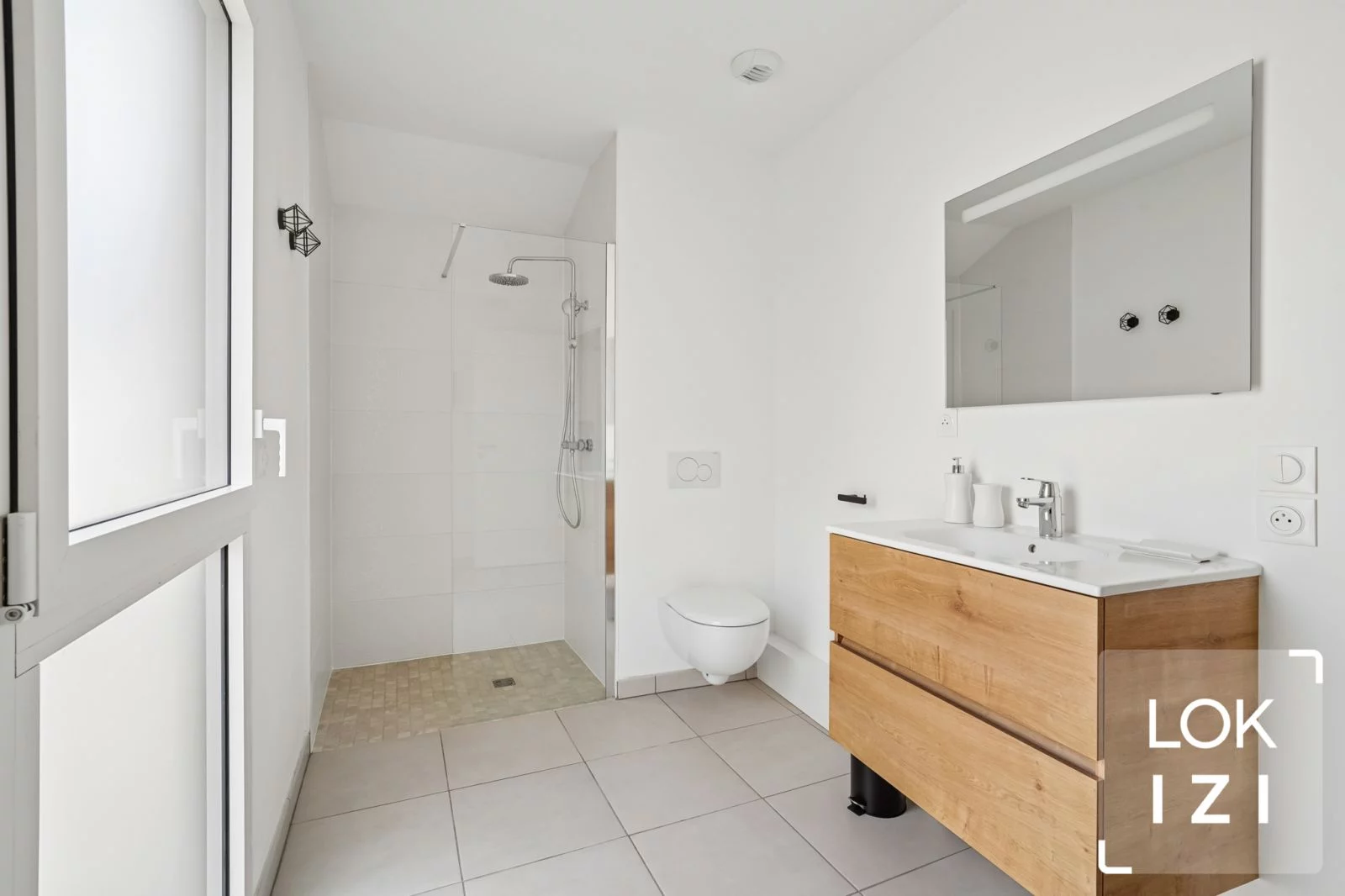 Location studio meubl� 33m� (Bordeaux-Bastide)
