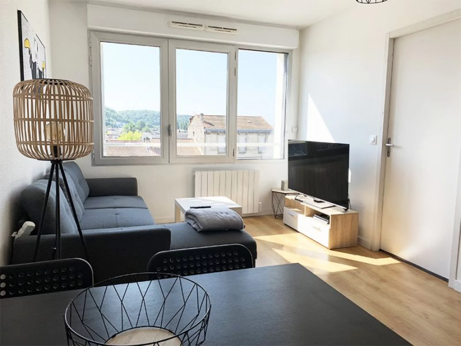  Location appartement meubl 2 pices 35m (Bordeaux - Bastide)