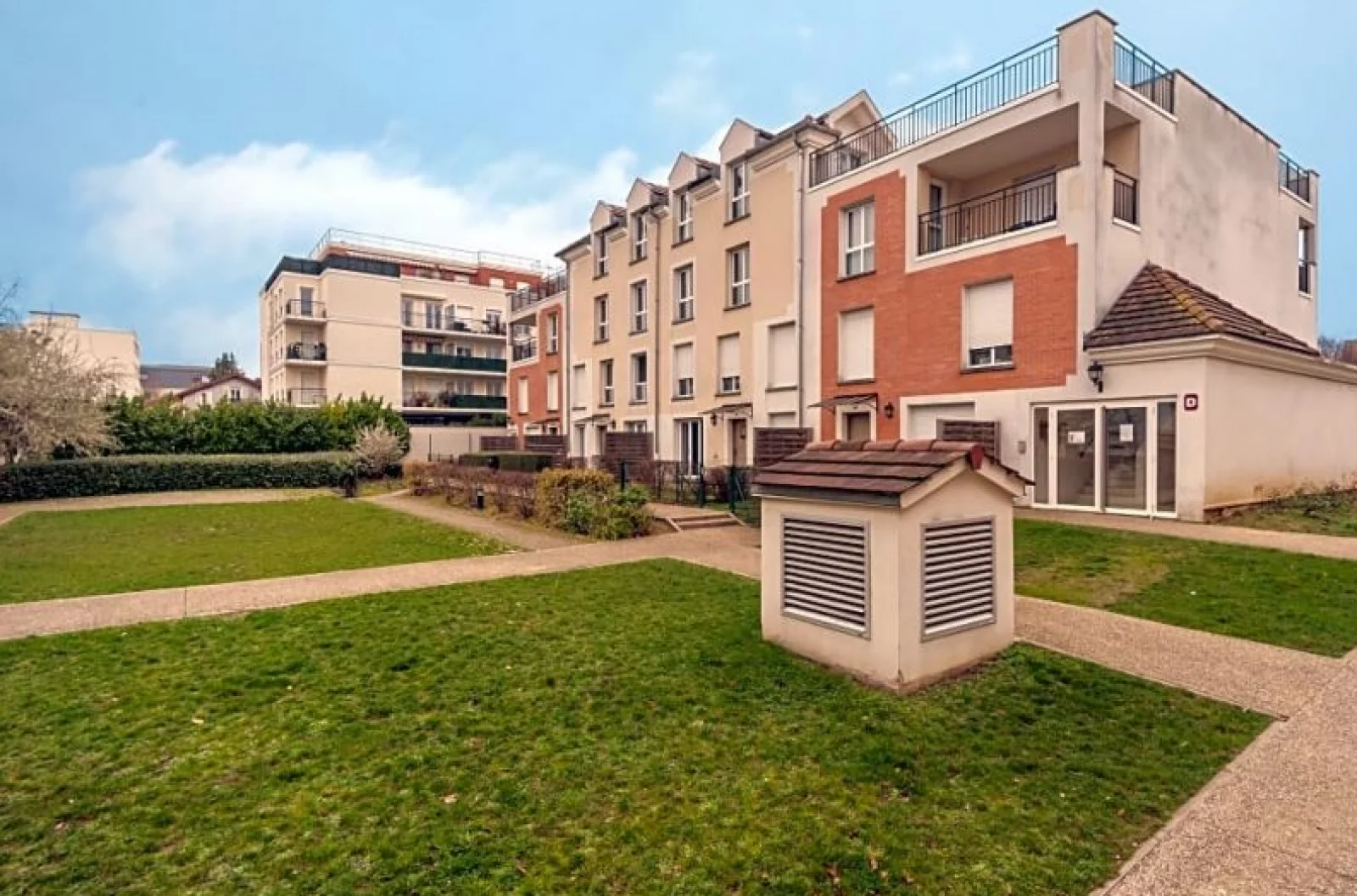 Location appartement meubl duplex 4 pices 80m (Paris est - Bry s/ Marne)