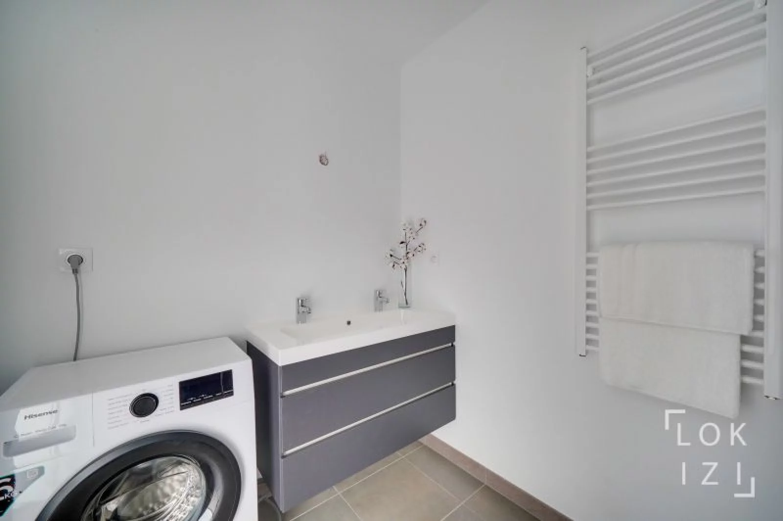 Location appartement meublé 3 pièces 65 m² (Bordeaux - Talence)