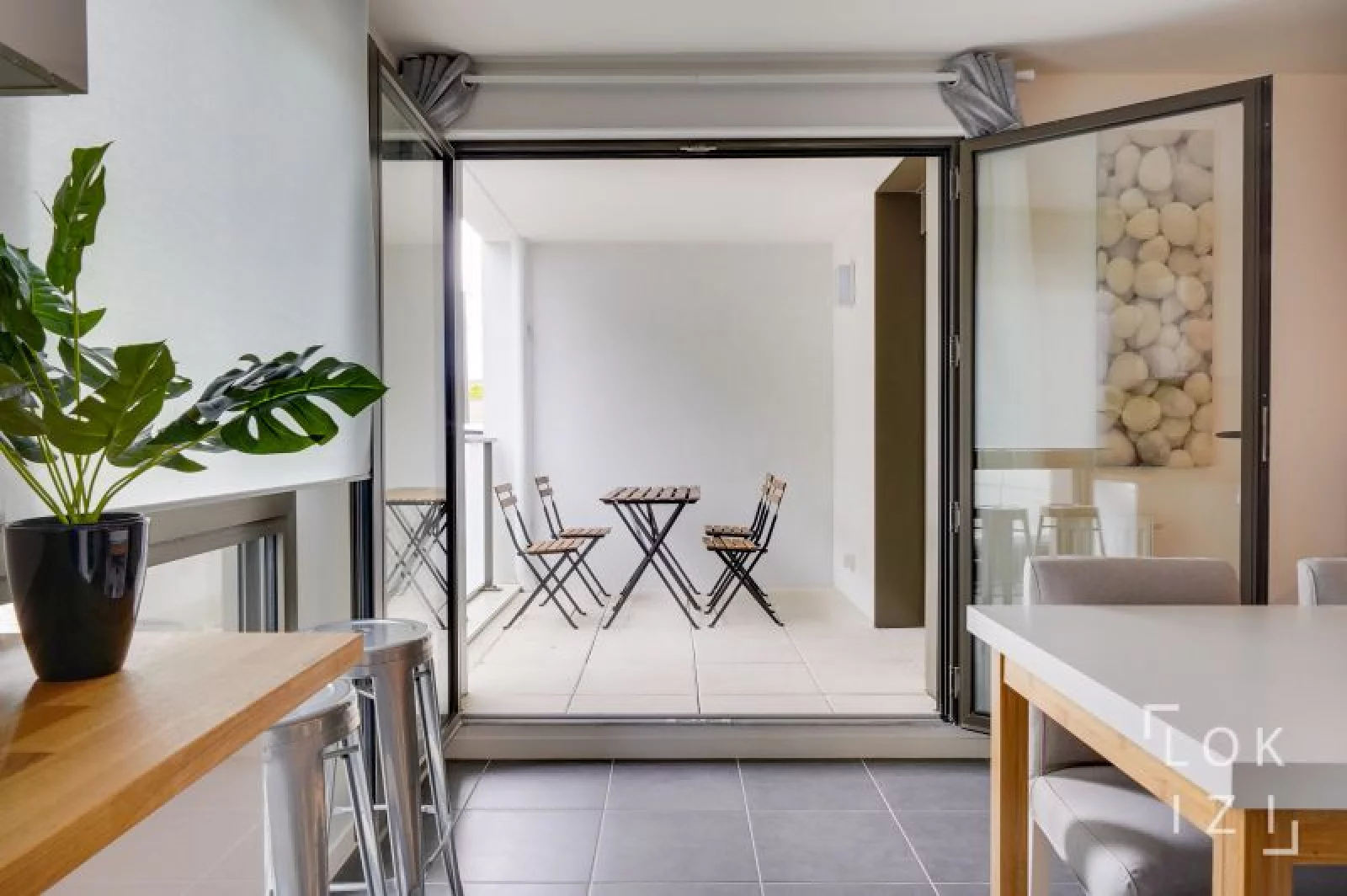 Location appartement meubl 4 pices 84m (Bordeaux sud )
