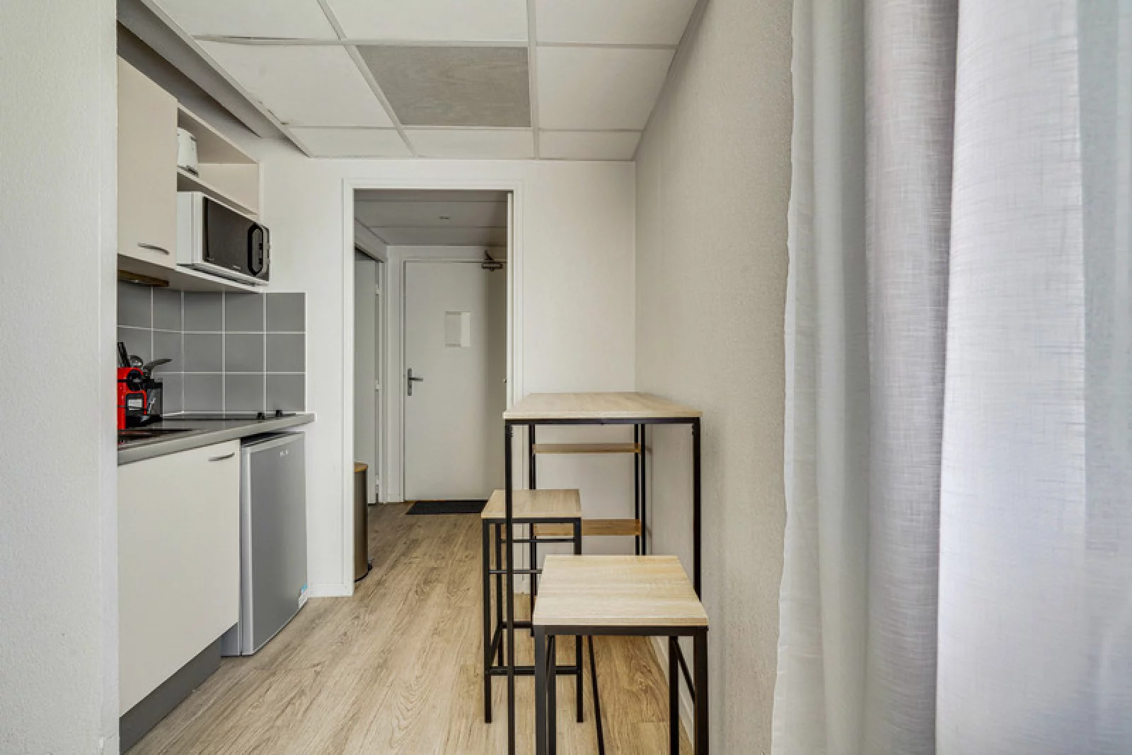 Vente studio meubl 22m (Avignon - gare TGV)