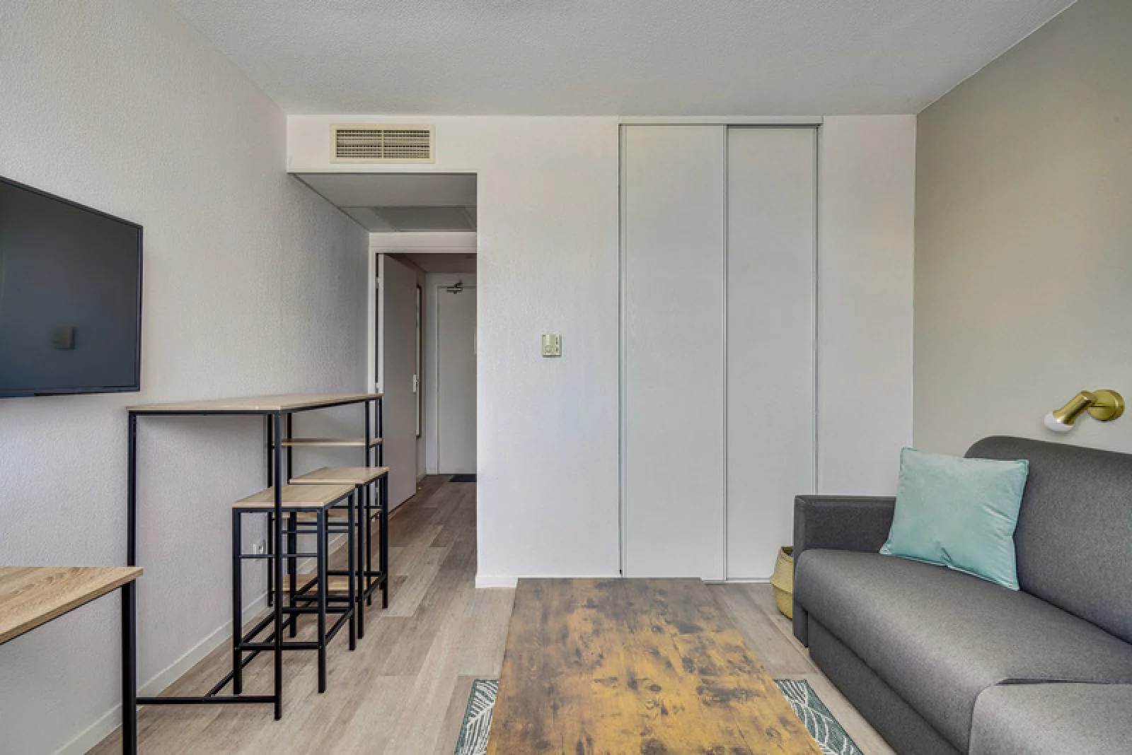 Vente studio meubl 20m (Avignon - gare TGV)