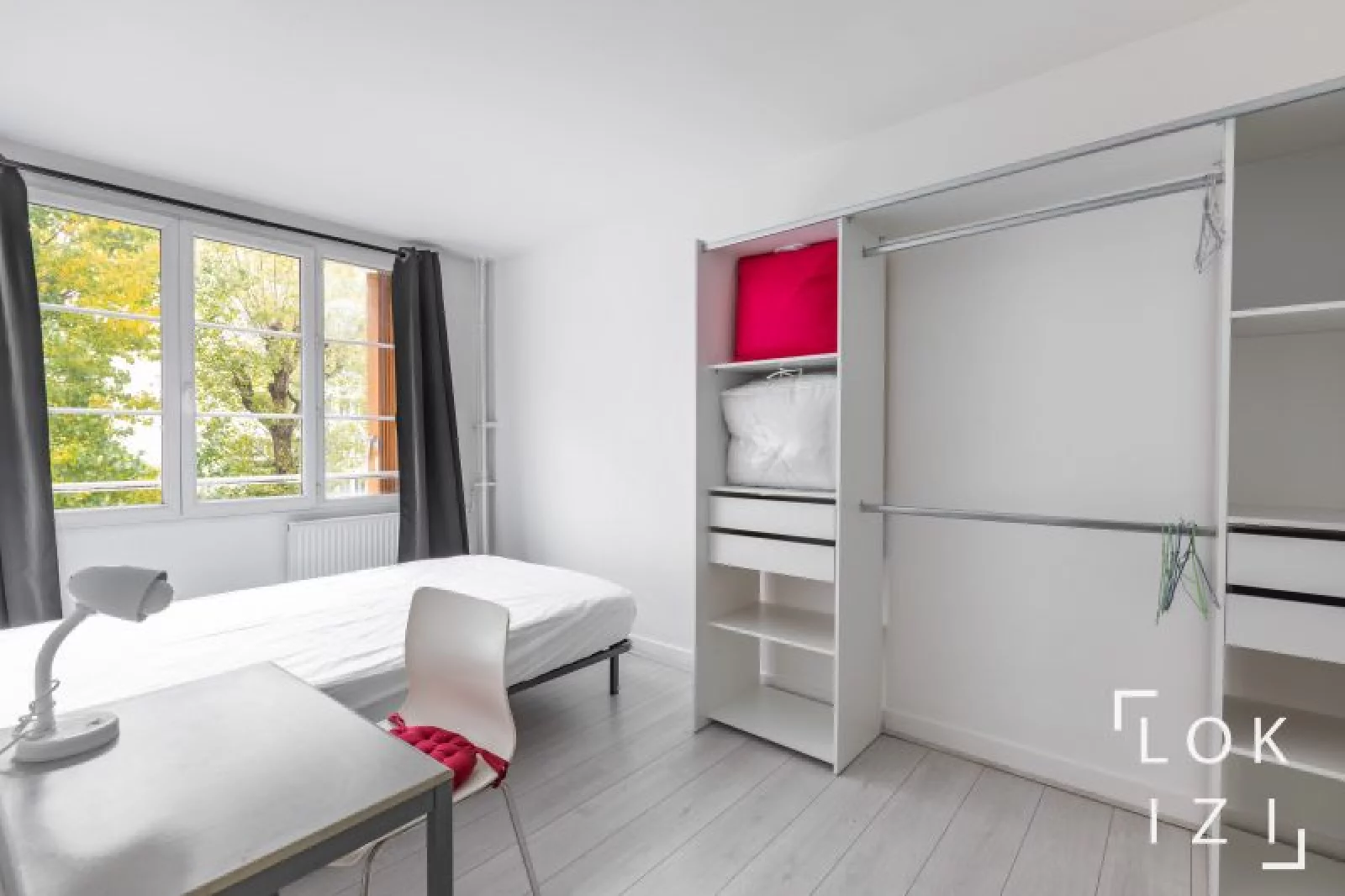 Location appartement meublé 2 pièces 36 m² (Issy-les-Moulineaux / Paris Sud-Ouest)