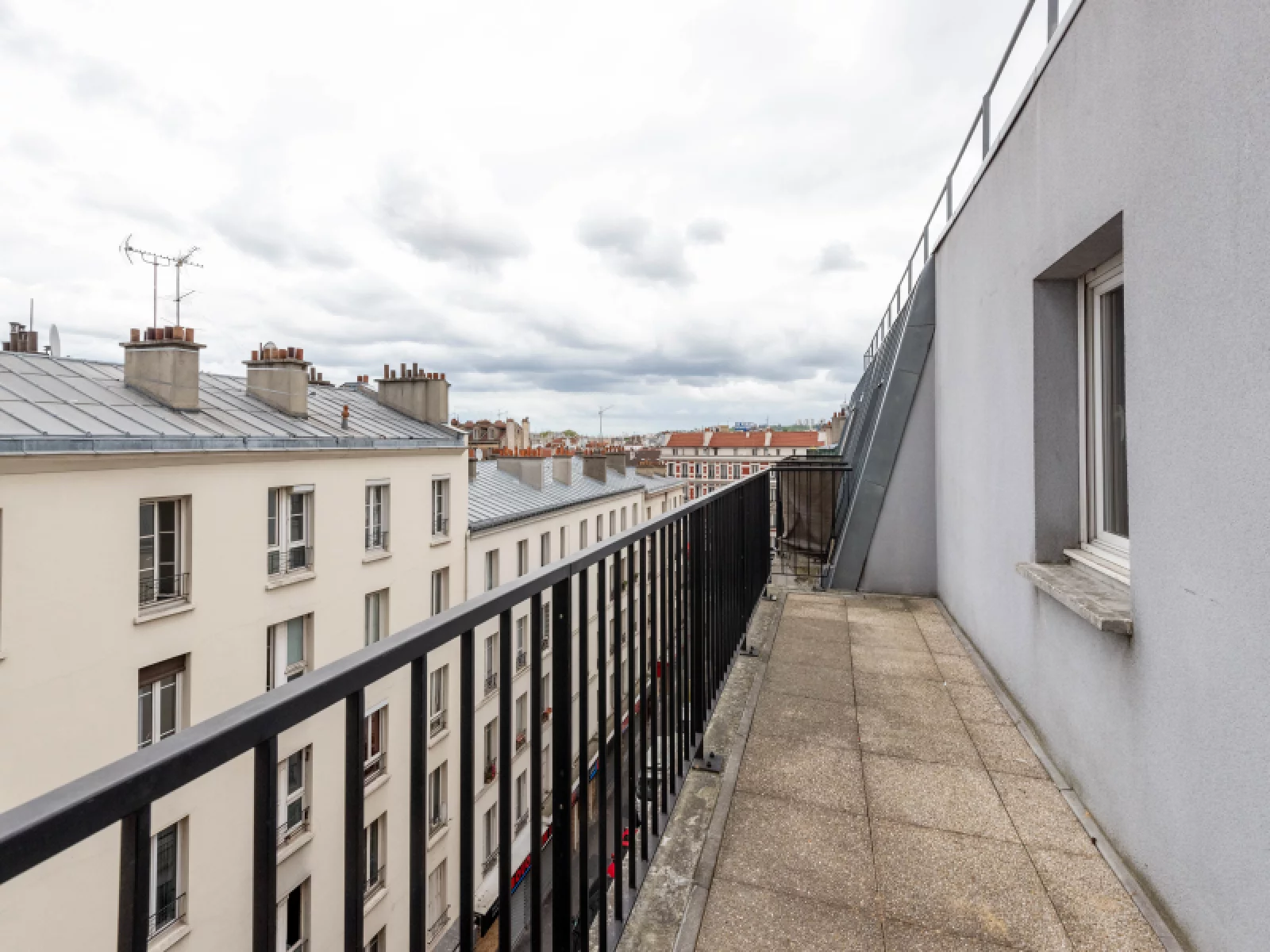 Location appartement T2 meubl 45m avec balcon et parking  Aubervilliers (Porte de la Villette)