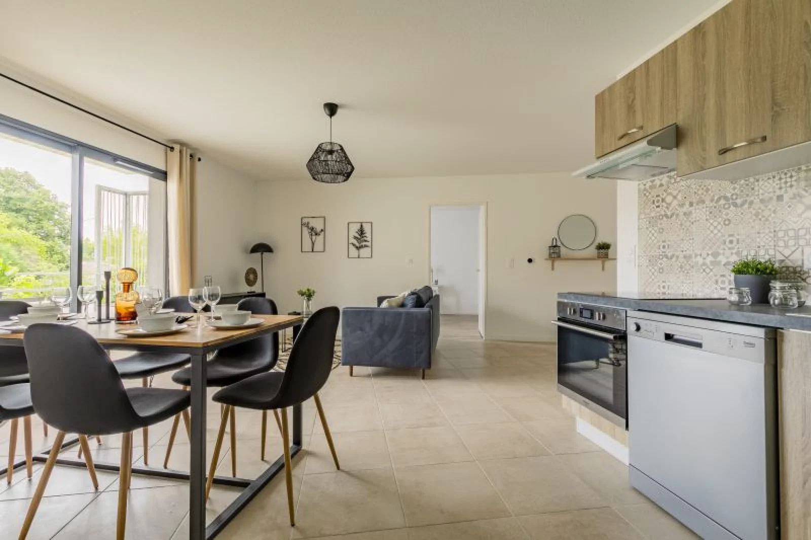 Location appartement meubl 4 pices 84m (Bordeaux / St Augustin) 