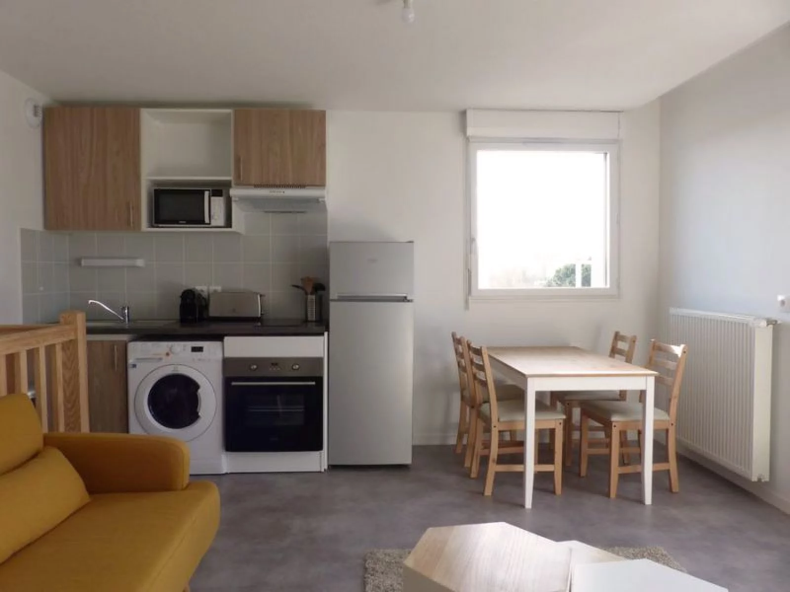 Location appartement meublé duplex 2 pièces 40m² (Bordeaux - St Augustin)
