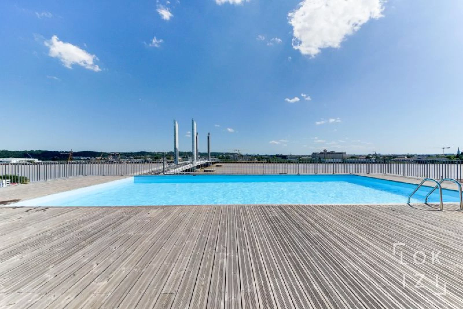 Location appartement meubl T4 de 84m avec piscine (Bordeaux - Chartrons)