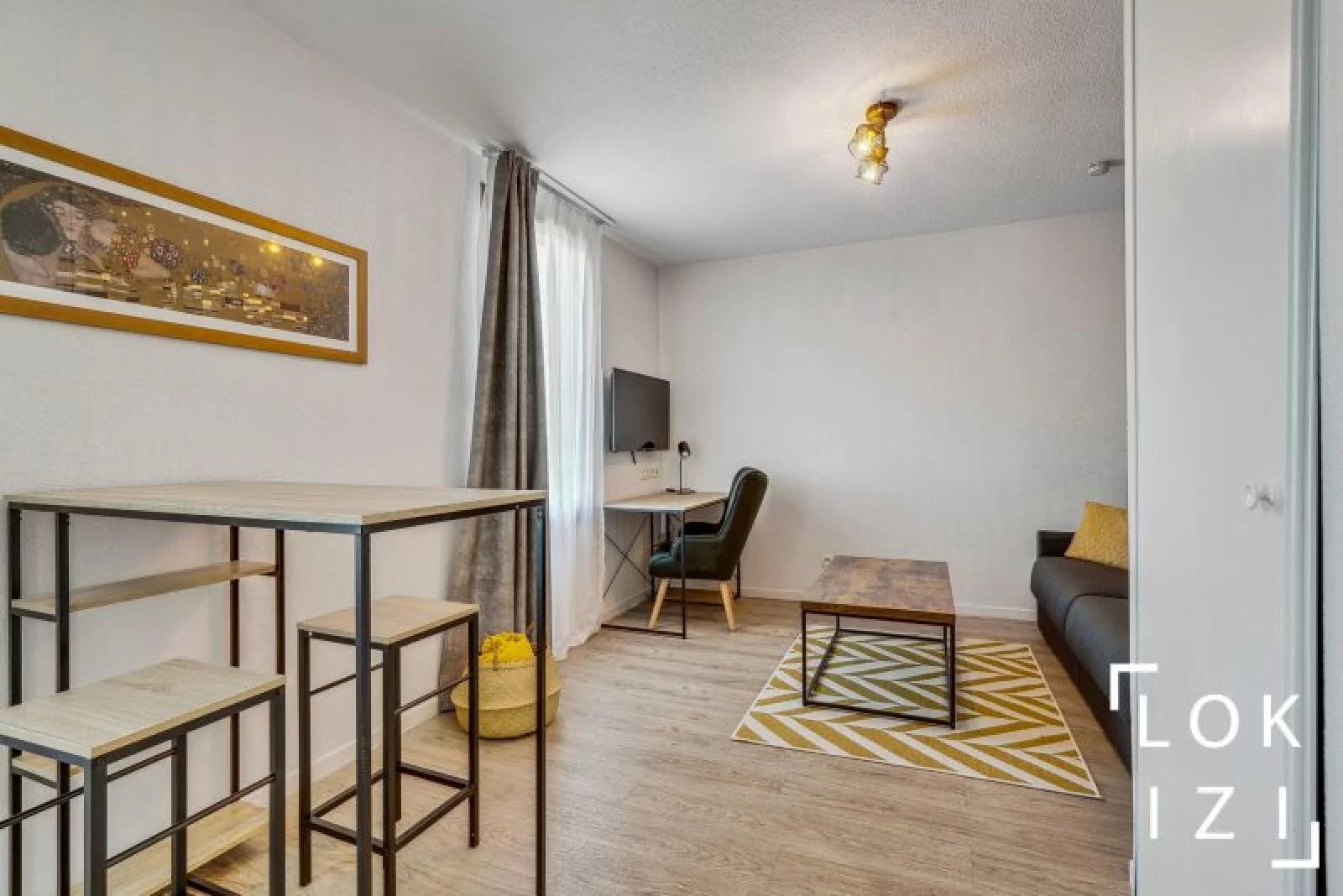 Location studio meubl 22m  Avignon prs de la gare TGV