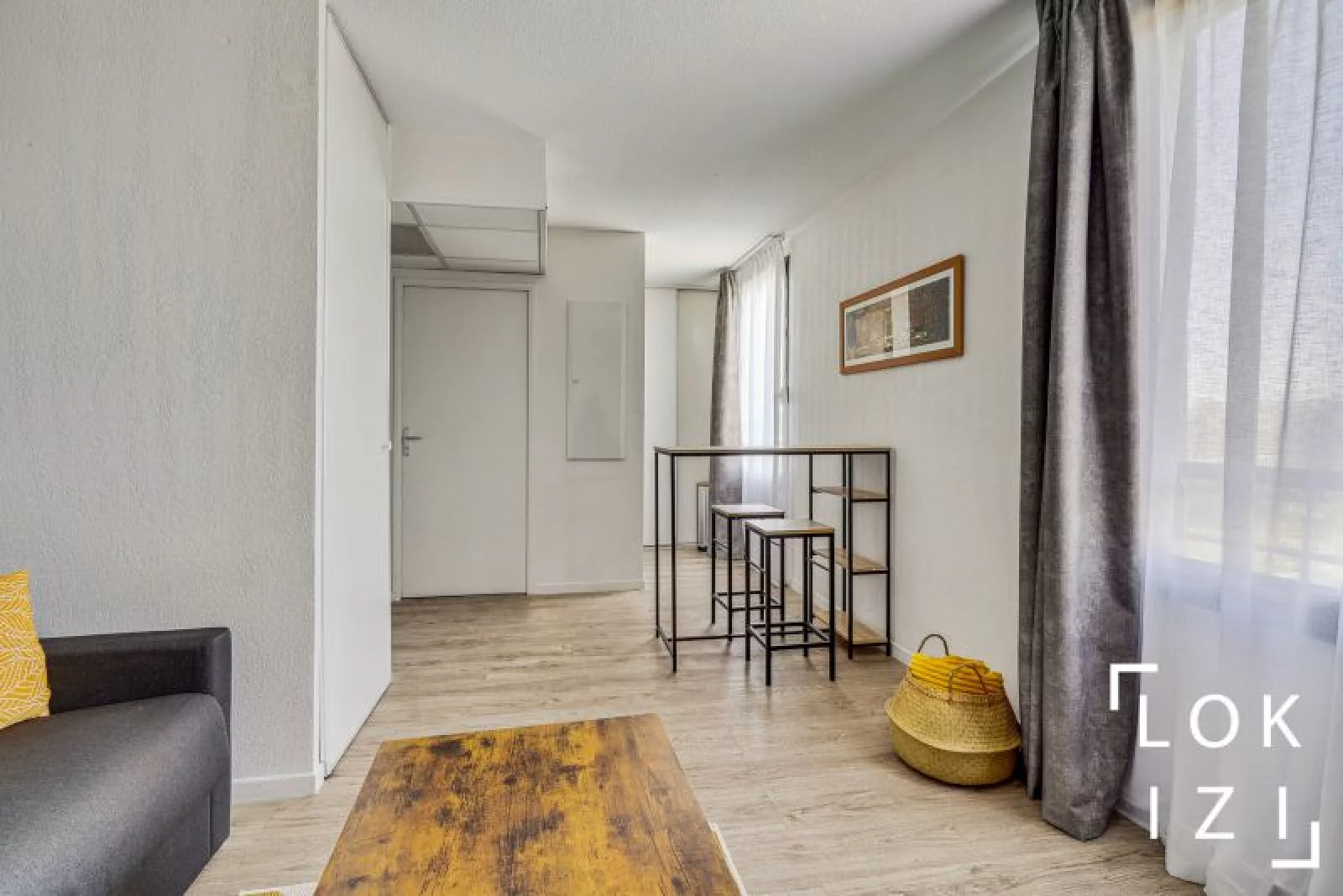 Location studio meubl 22m  Avignon prs de la gare TGV