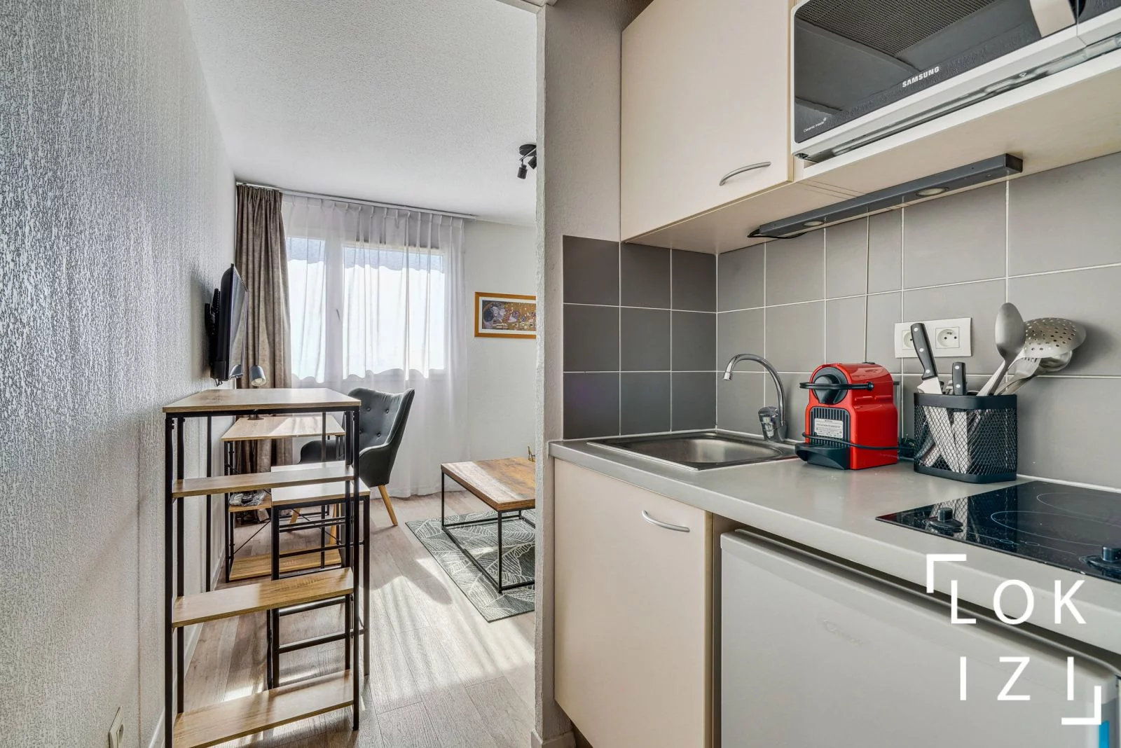 Vente studio meubl 19m (Avignon - gare TGV)