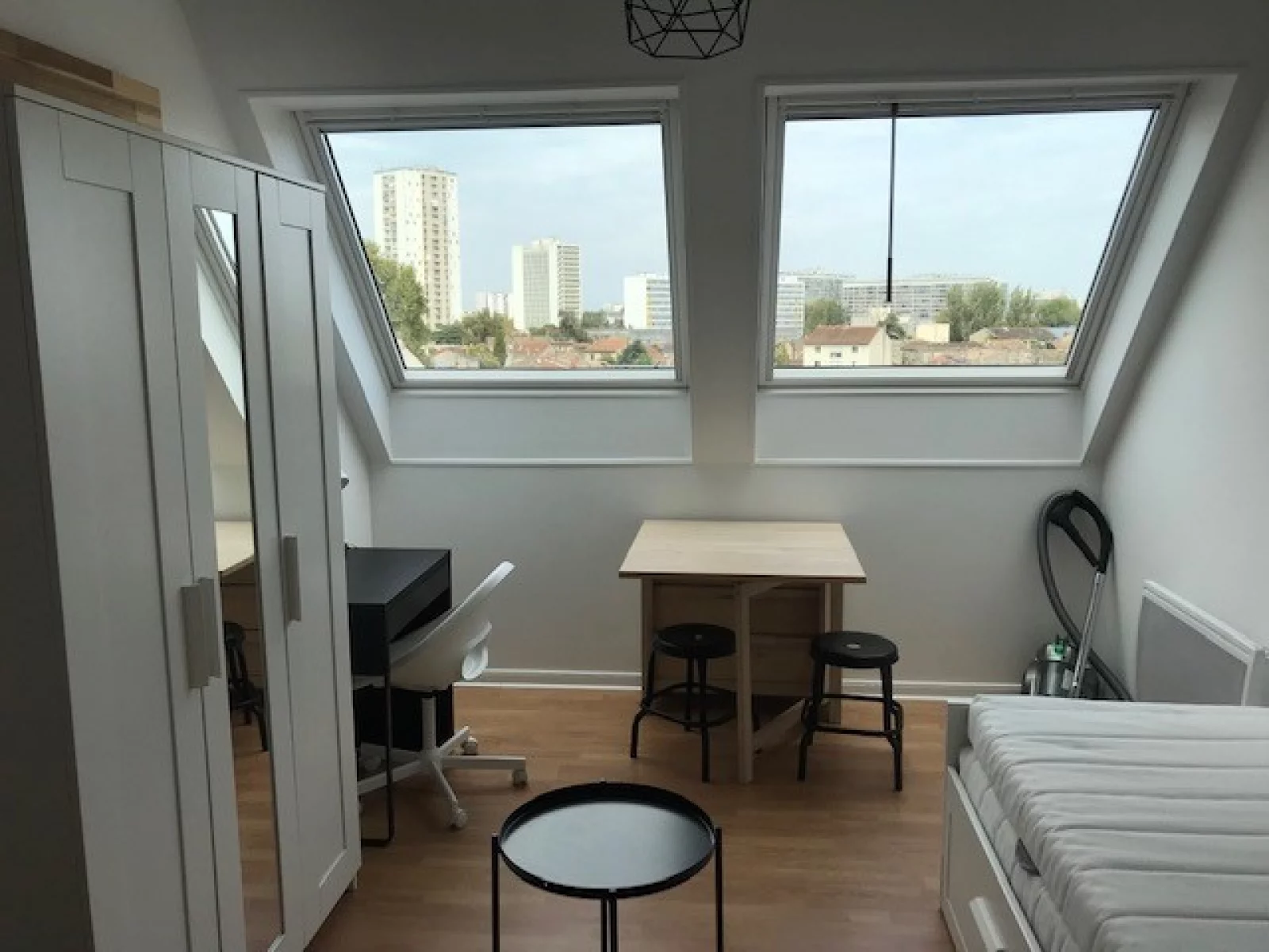 Location studio meubl 16m (Bordeaux - Jardin Public)