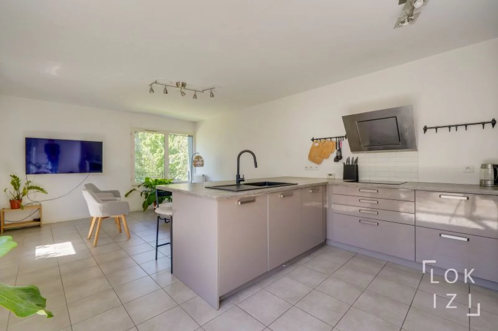 Location maison meuble 5 pices 93m (Bordeaux Lac)