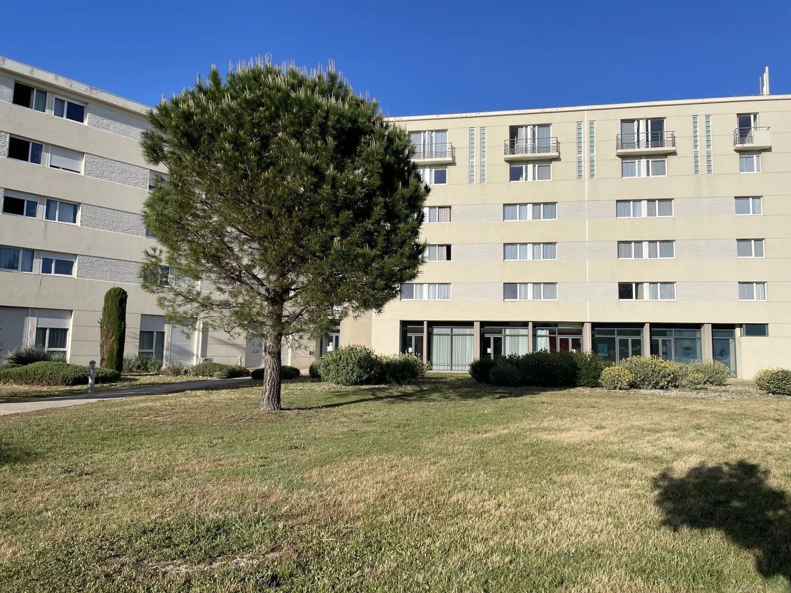 Location studio meubl 20m (Avignon - gare TGV)