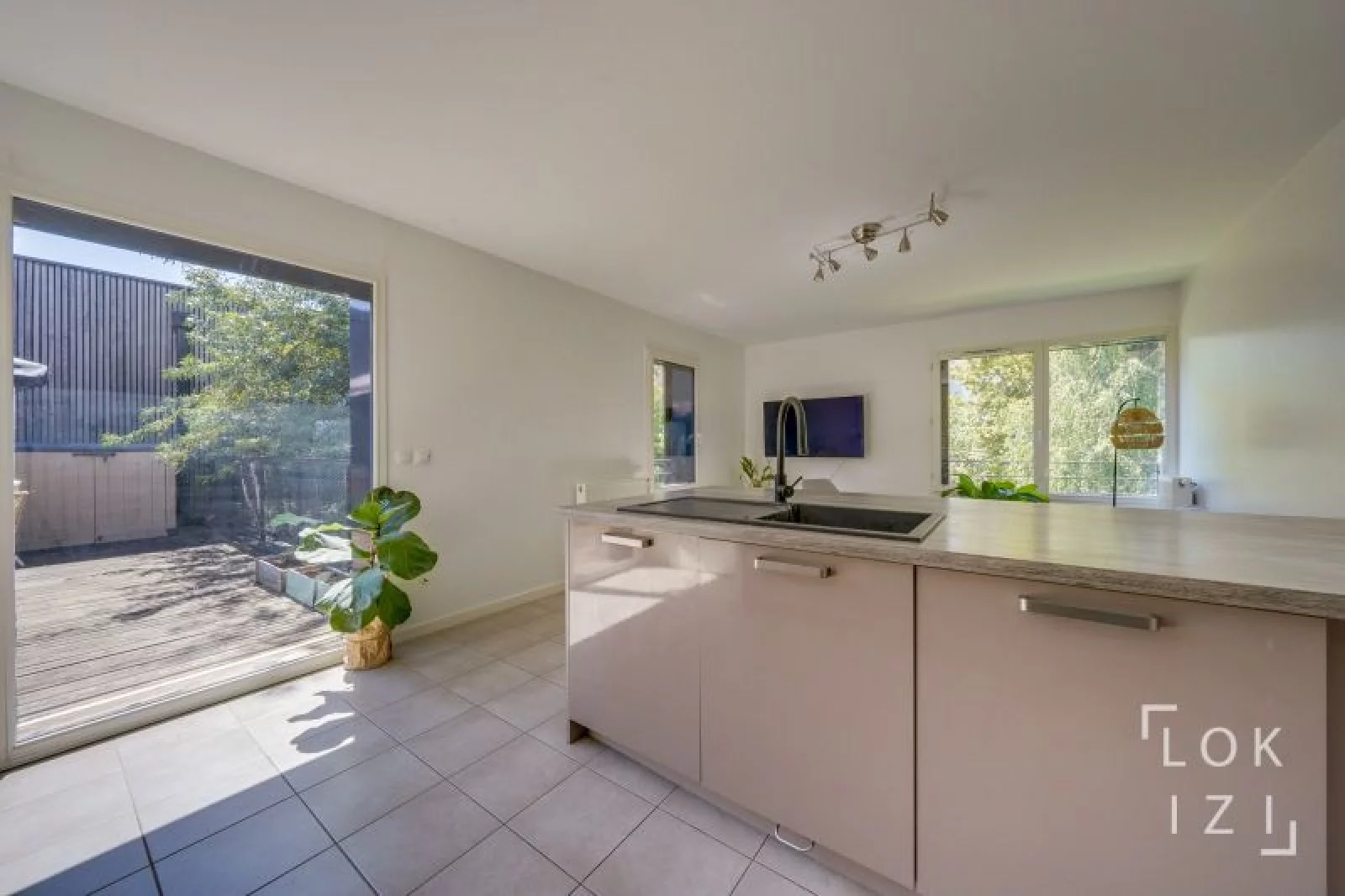 Location maison meuble 5 pices 93m (Bordeaux Lac)