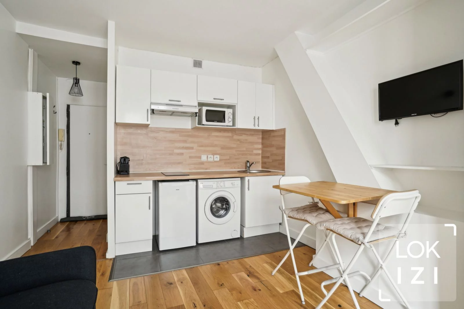 Location studio meubl 18m (Paris 9 / St Lazare)