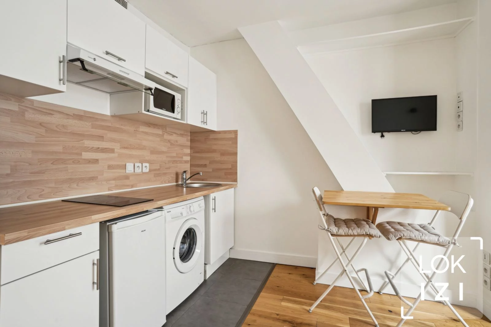 Location studio meubl 18m (Paris 9 / St Lazare)