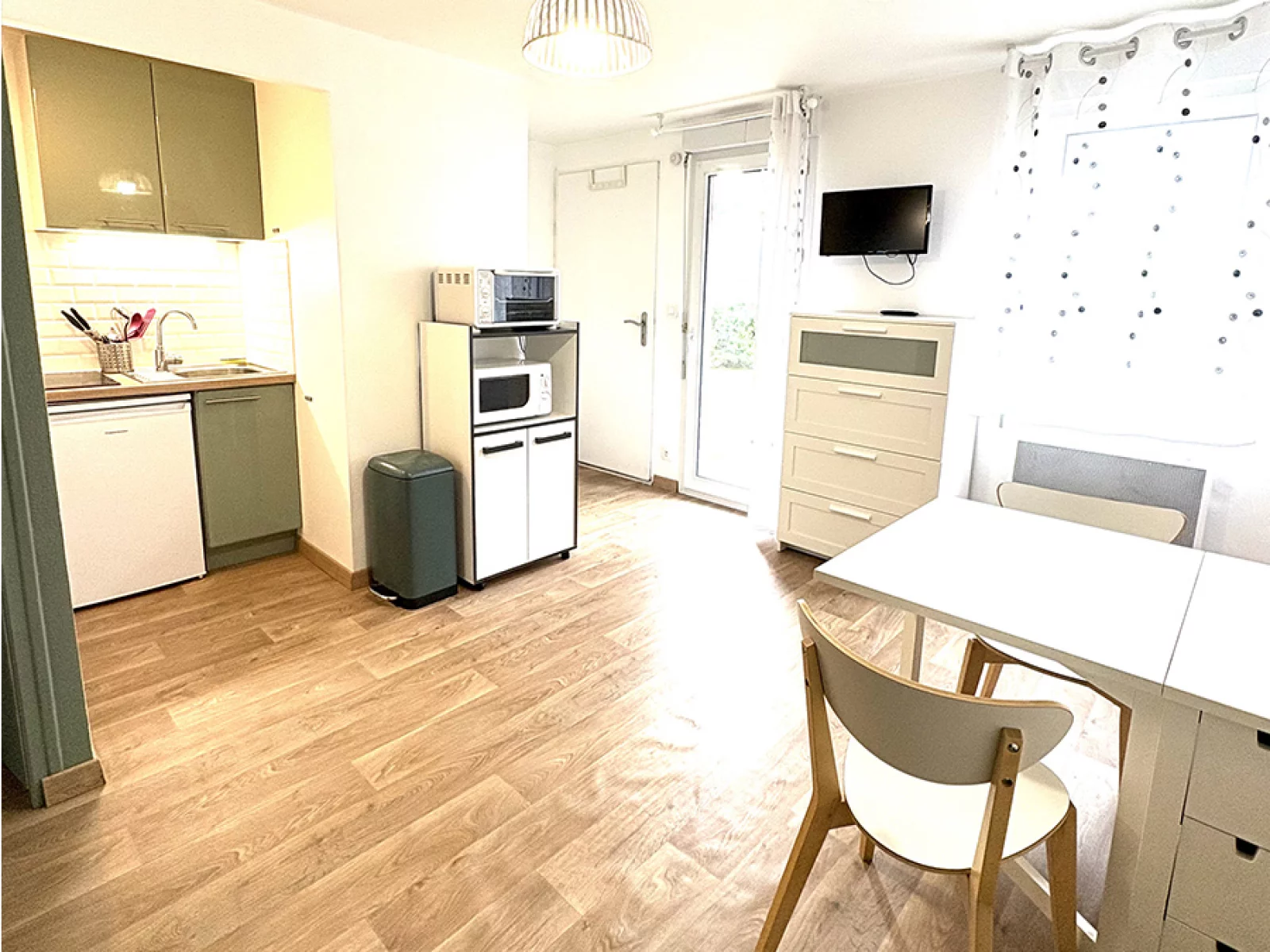 Location studio meubl 20 m (La Rochelle)