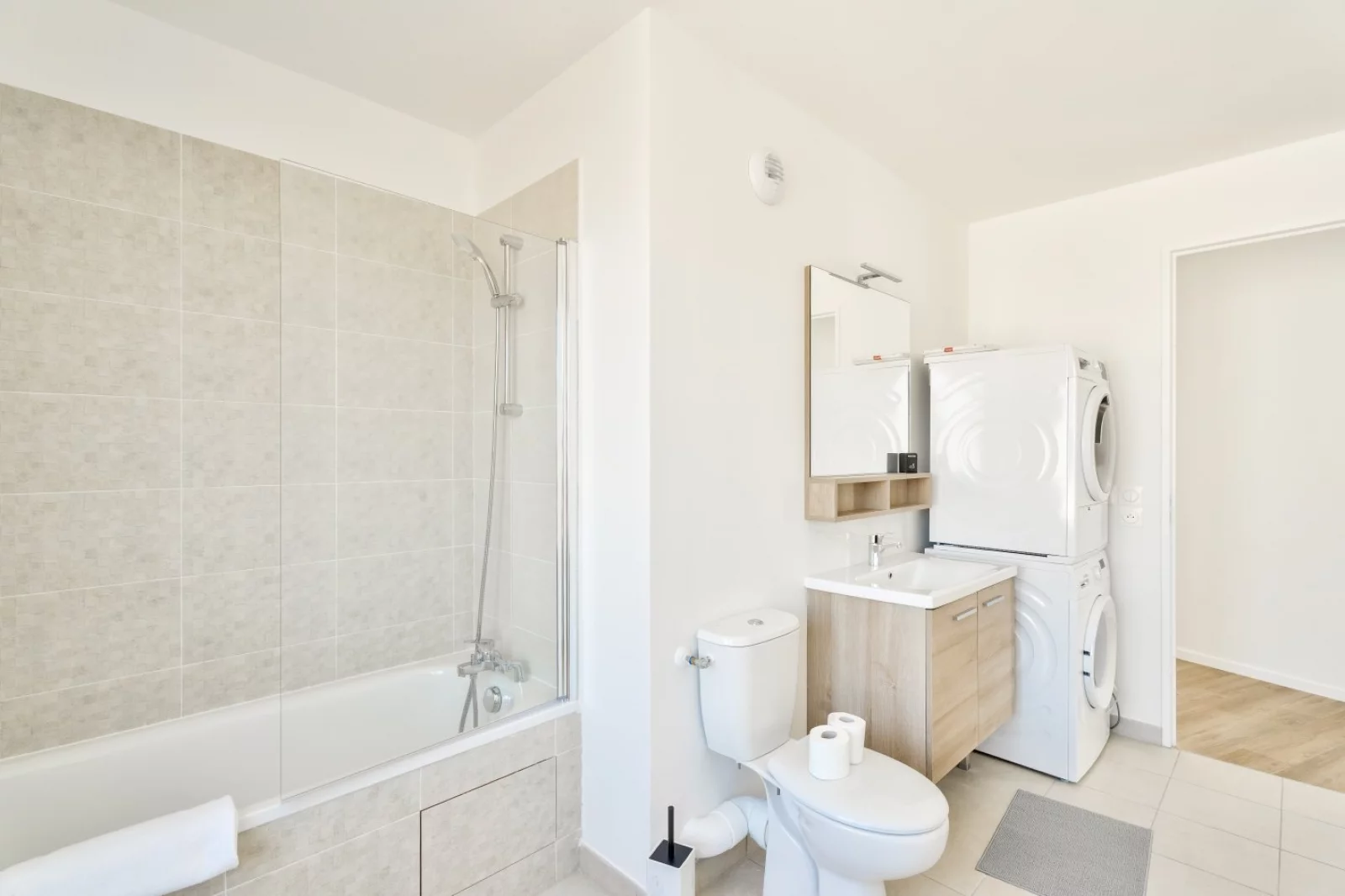 Location appartement T5 meubl 94m (Bobigny) 