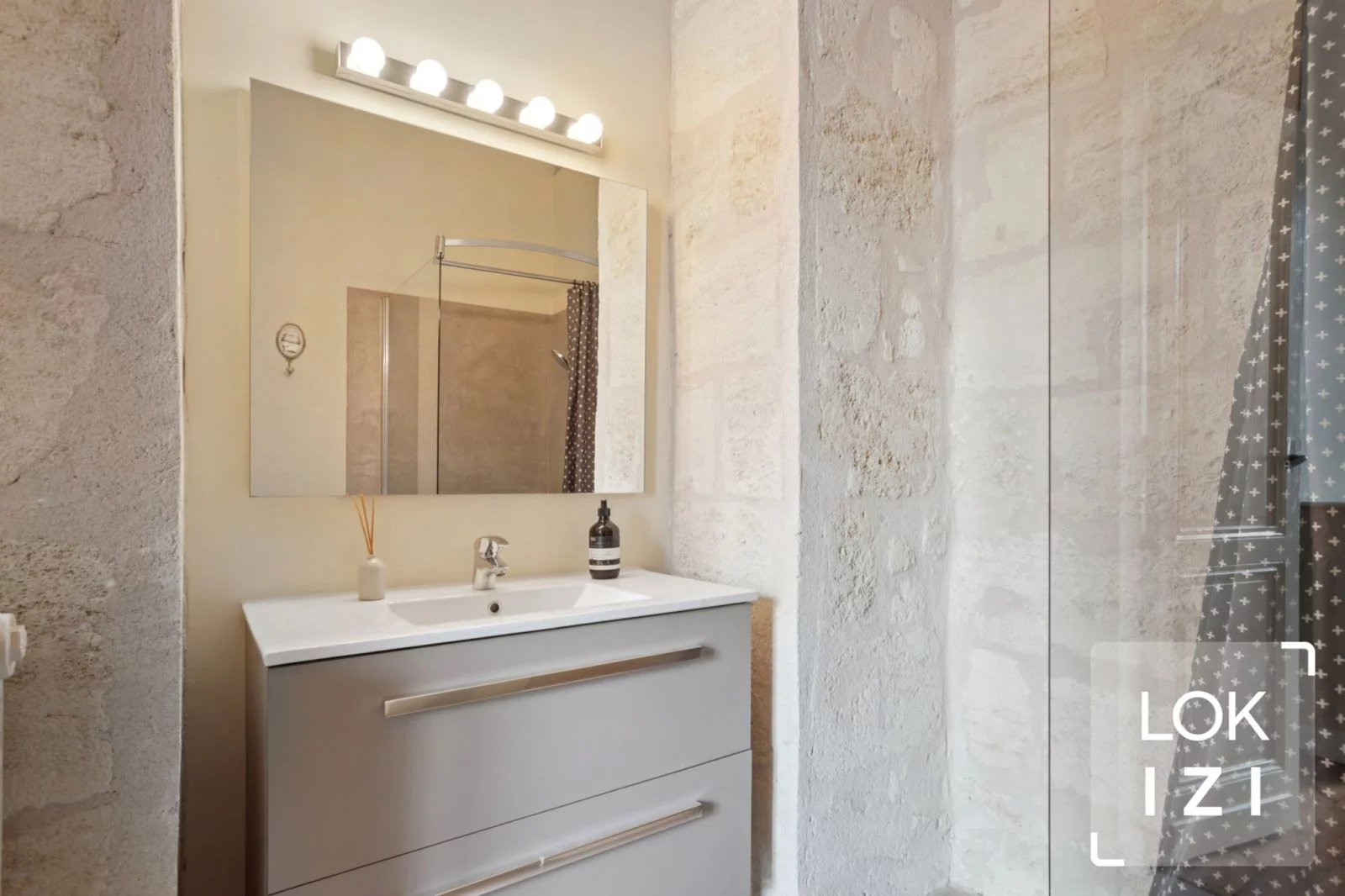 Location appartement meubl 164m 5 pices (Bordeaux centre)