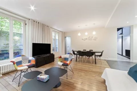 Location appartement meublé 4 pièces de 101m² (Paris 18)